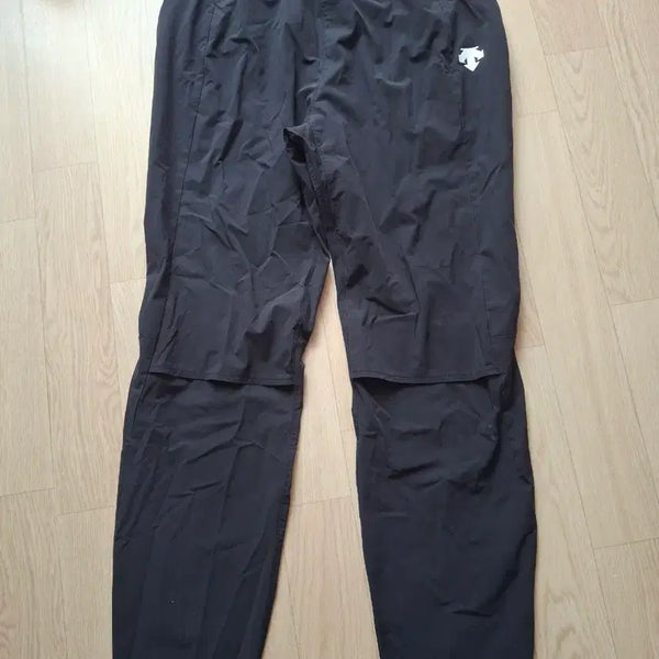 [BUNJANG] Descente Windbreaker Pants Black / 데상트 바람막이 팬츠 블랙