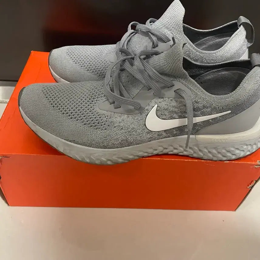 [BUNJANG] Nike Epic React Flyknit Grey 285 / 나이키 에픽 리액트 플라이니트 회색 285