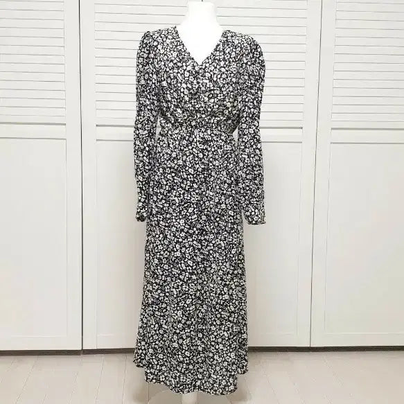 [BUNJANG] Flowery Pattern V-Neck Puff Sleeve Maxi Dress / 이영애가 어울릴듯한 원피스 -새제품