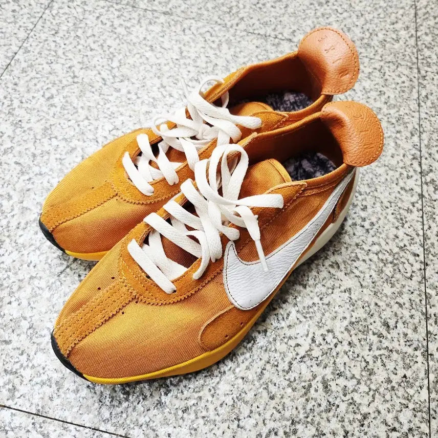 [BUNJANG] Nike Moon Racer Orange Sneakers / 나이키 문레이서 오렌지 운동화 스니커즈 265
