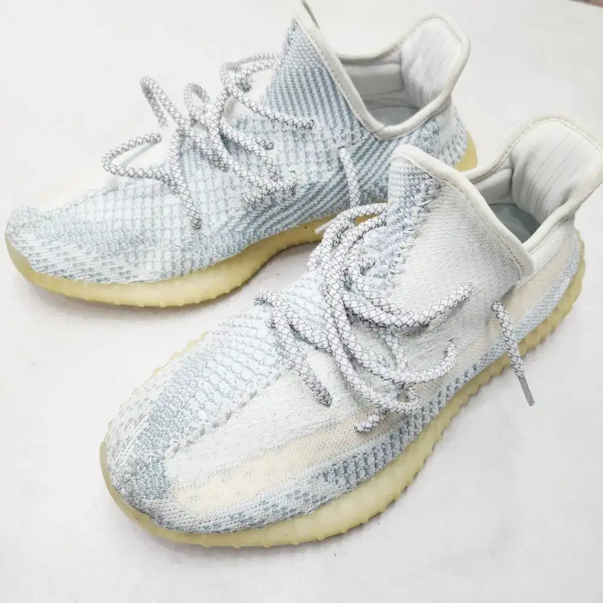 [BUNJANG] Adidas Yeezy Boost 350 V2 Cloud White Sneakers / 아디다스 이지부스트 350 V2 클라우드 화이트 270