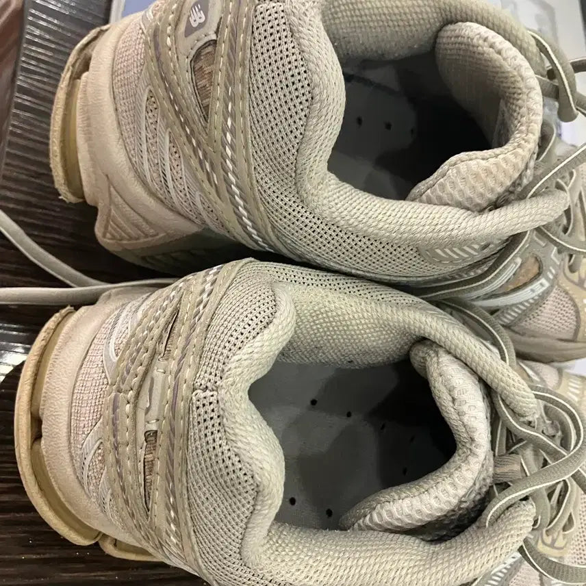 [BUNJANG] New Balance 860 Beige Sneakers / 뉴발란스 운동화 베이지색860