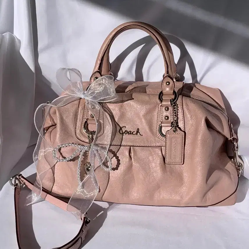 [BUNJANG] Coach Strawberry Milk Baby Pink Gyaru Shoulder Bag / 희귀 )) Coach 딸기우유 베이비 핑크 갸루 숄더백