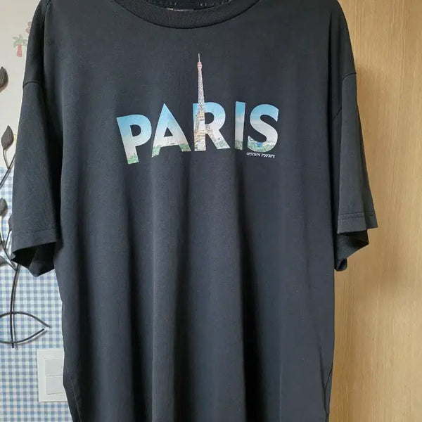 [BUNJANG] Black Eiffel Tower Graphic Print Short Sleeve T-Shirt / 검정색 파리 에펠탑 프린팅 반팔 티셔츠