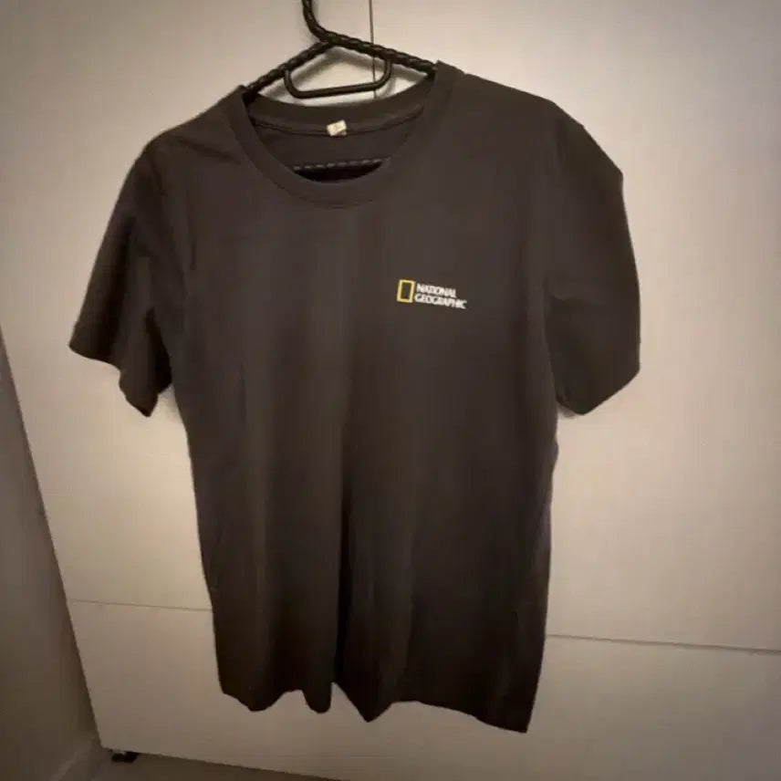 [BUNJANG] National Geographic Black T-Shirt / 내셔널 지오그래픽 반팔티 검정