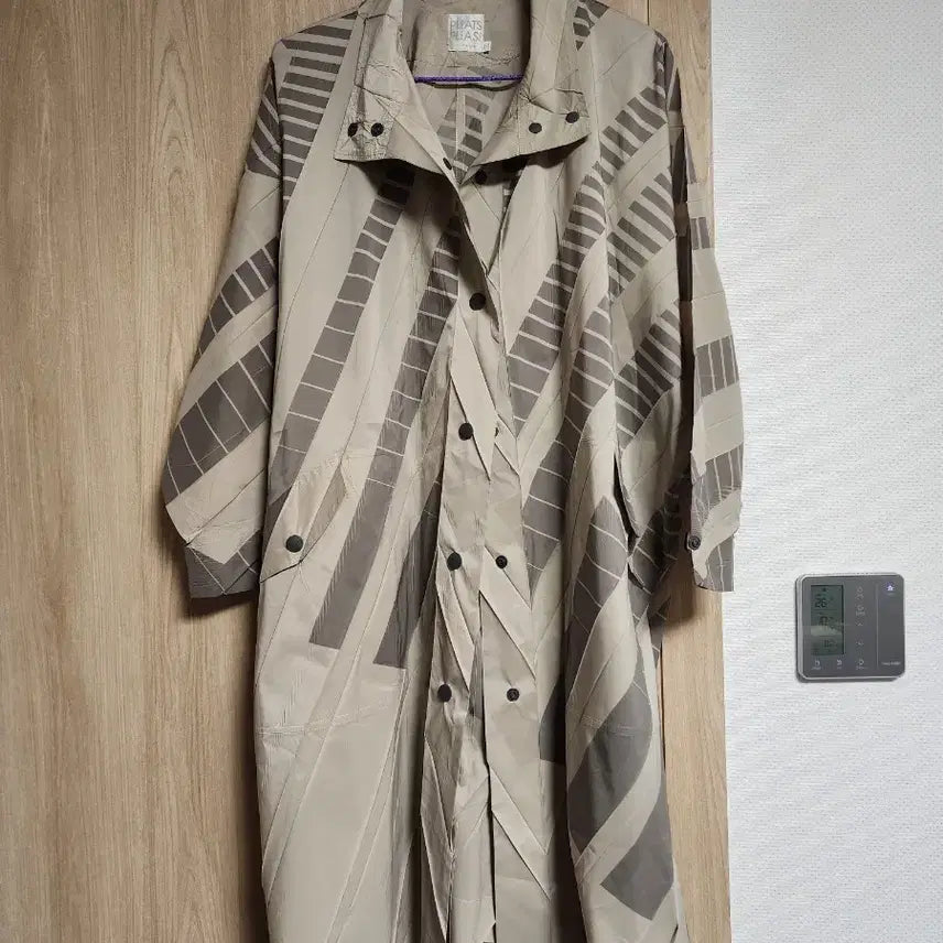 [BUNJANG] Pleats Please Issey Miyake Windbreaker Coat / 플리츠플리즈 이세이미야케 바람막이 코트
