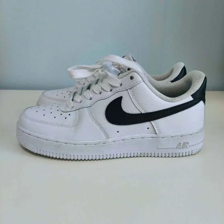 [BUNJANG] Nike Women's Air Force 1 '07 Low 240mm / 나이키 여성 에어포스 1 07 로우/240/구제24시/이
