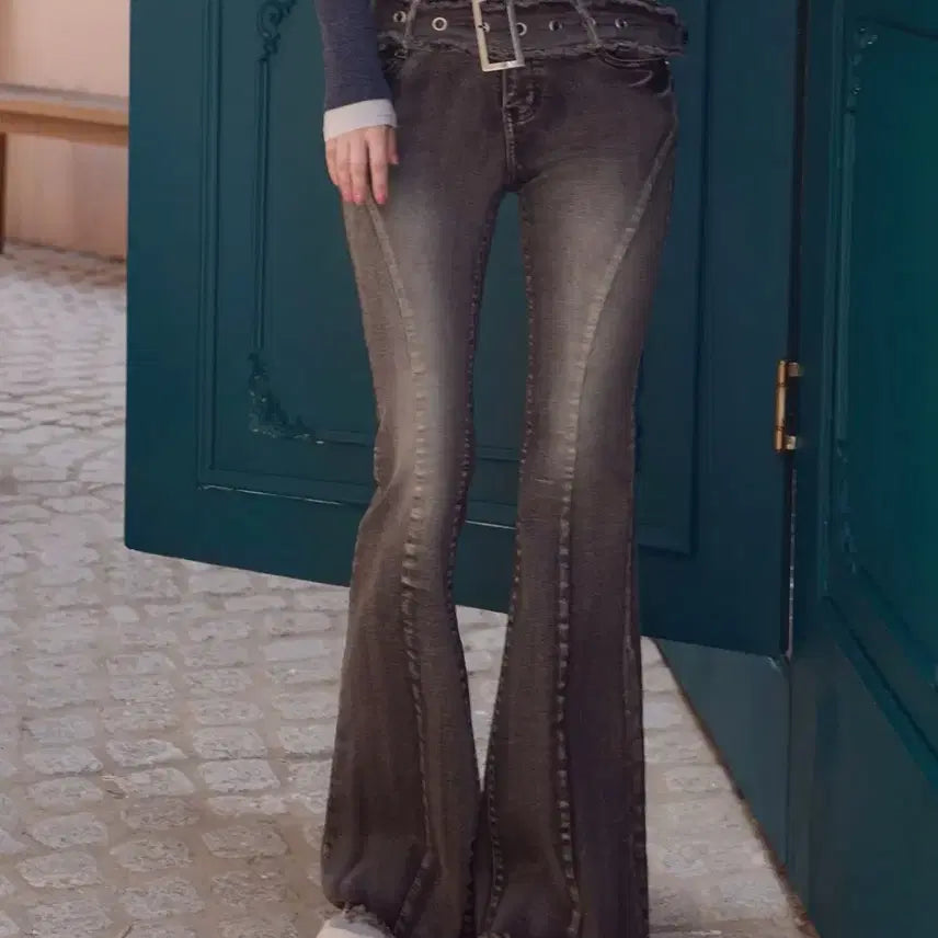 [BUNJANG] Kaindami Black Wide Belt Slit Bootcut Jeans with Hip Pad / [카인다미] 흑청 와이드 벨트 절개 부츠컷_골반뽕 청바지