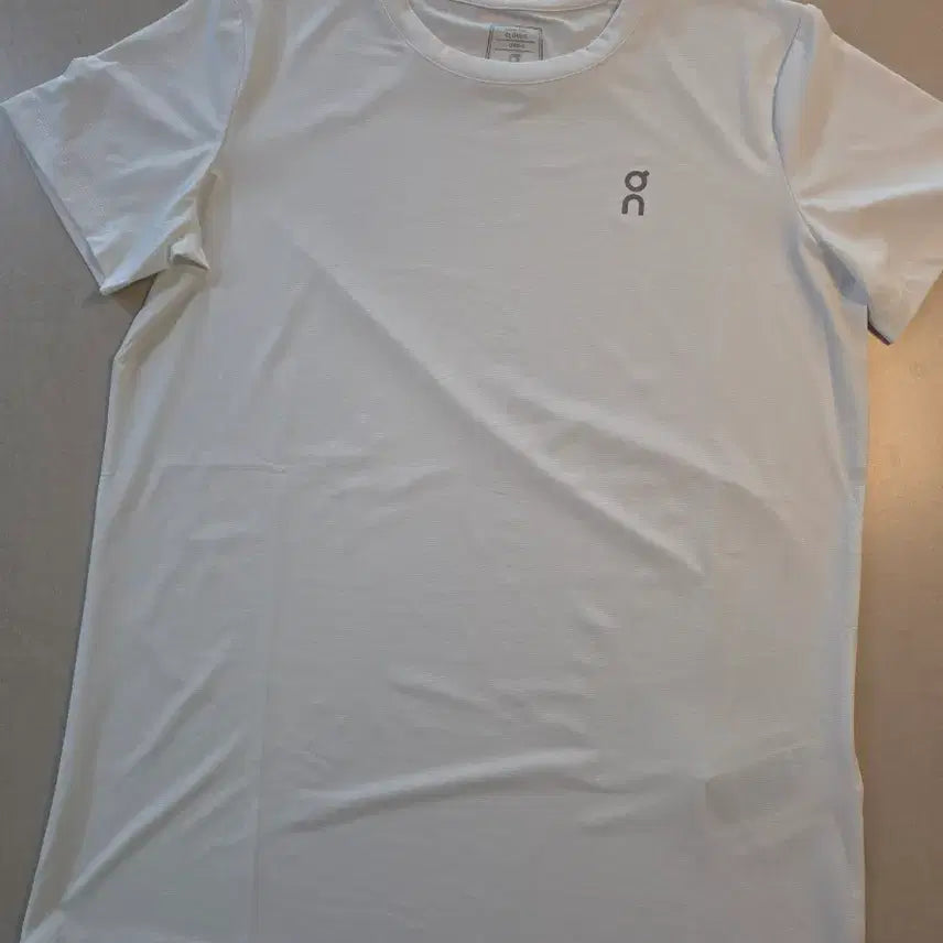 [BUNJANG] Onrunning Core-T Functional Half-Sleeve T-Shirt White / 온러닝 코어티 기능성 반팔티셔츠 화이트