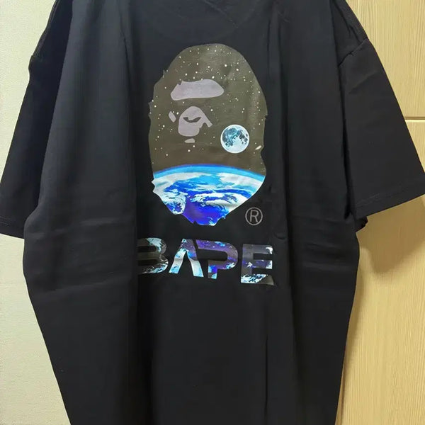 [BUNJANG] BAPE Cosmic Earth Graphic T-Shirt XL / 베이프 우주 지구 반팔 XL 착샷만해봄