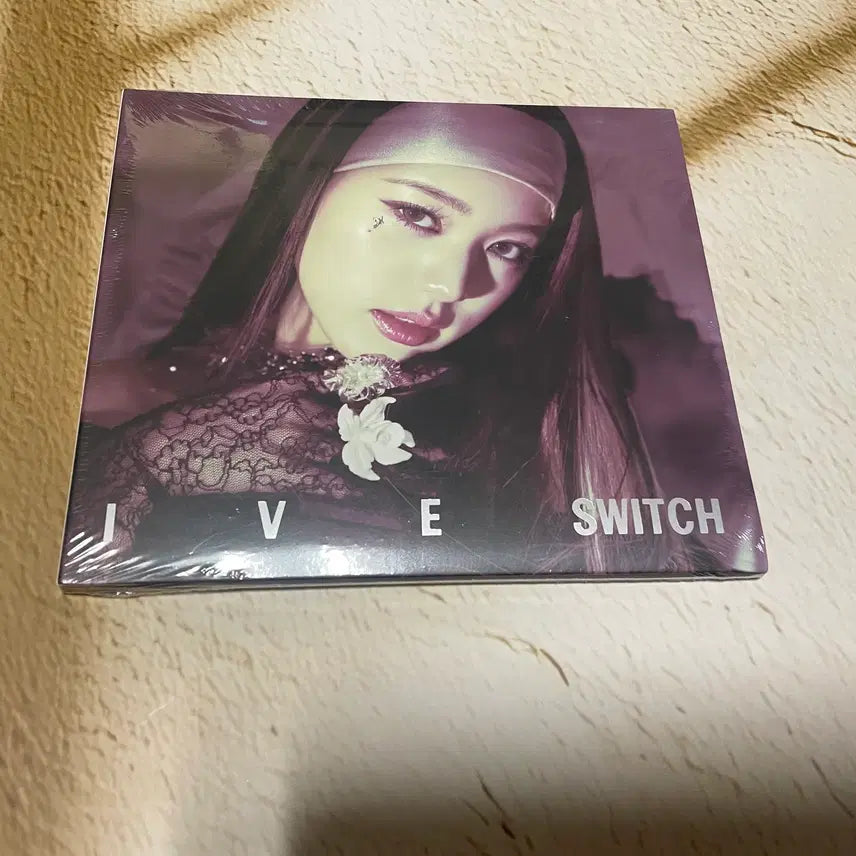 [BUNJANG] IVE IVE SWITCH Mini 2nd Album Digipack Version (Sealed) / 미개봉 / 아이브 - 미니 2집 IVE SWITCH (Digipack Ver.)
