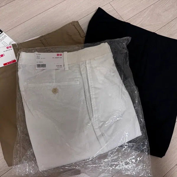 [BUNJANG] Uniqlo Chino Pants Set (Beige, White, Black) / 유니클로 치노팬츠