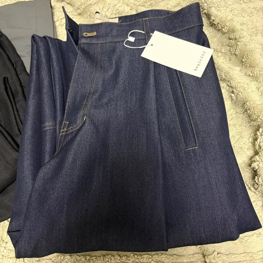 [BUNJANG] Begin 202 One-Tuck Wide Fit Denim Pants [Indigo] / 비긴202 원턱 와이드 라이크 데님 팬츠 [인디고] 새상품