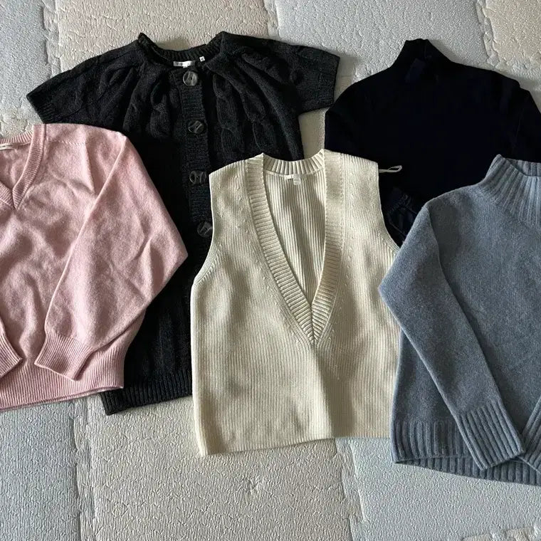 [BUNJANG] Vince, COS, Come Here Bundle Set 5 Knitwear (Includes 2 New Items) / 새상품 2개 포함 니트 5개 일괄 판매 (빈스 vince, 코스 COS, 도매택 컴히얼 등)