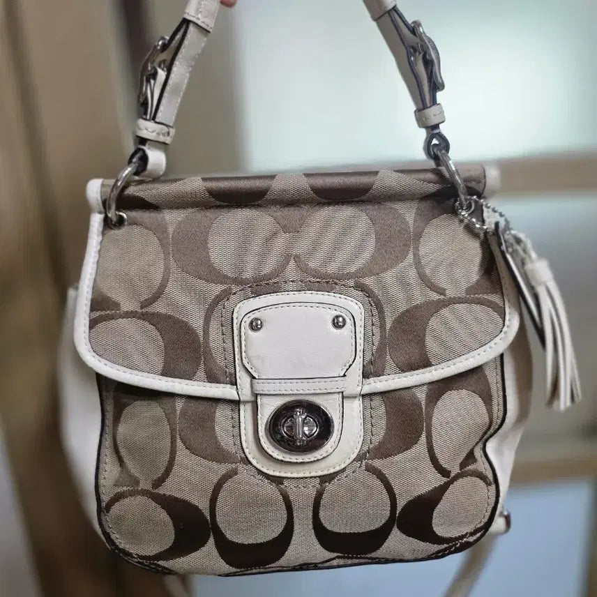 [BUNJANG] Coach Signature Pattern Crossbody Bag / 코치가방