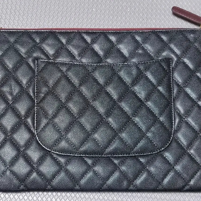 [BUNJANG] Classic Quilting Clutch Bag with Gold Logo / 클러치백