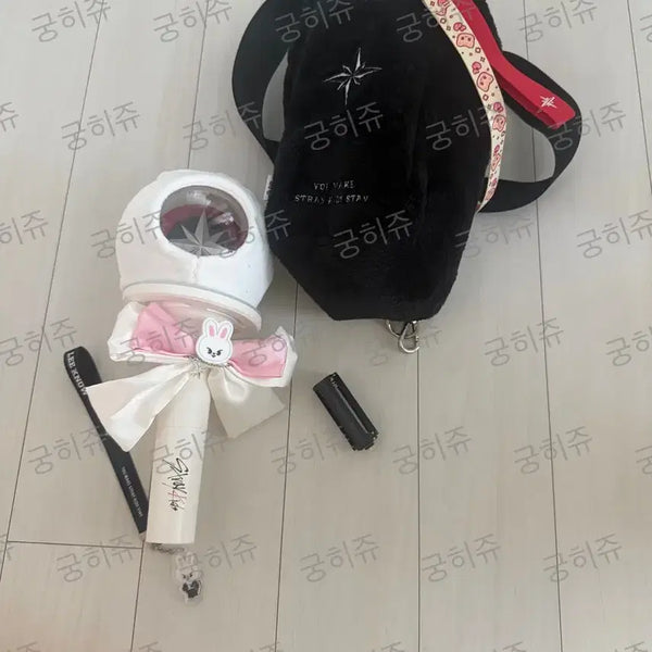 [BUNJANG] Stray Kids Official Light Stick Pouch, Rabbit Cover, Ribbon Strap Bundle Set / 스트레이 키즈 응원봉 나침봉 파우치 리빗 커버 리본 스트랩 일괄
