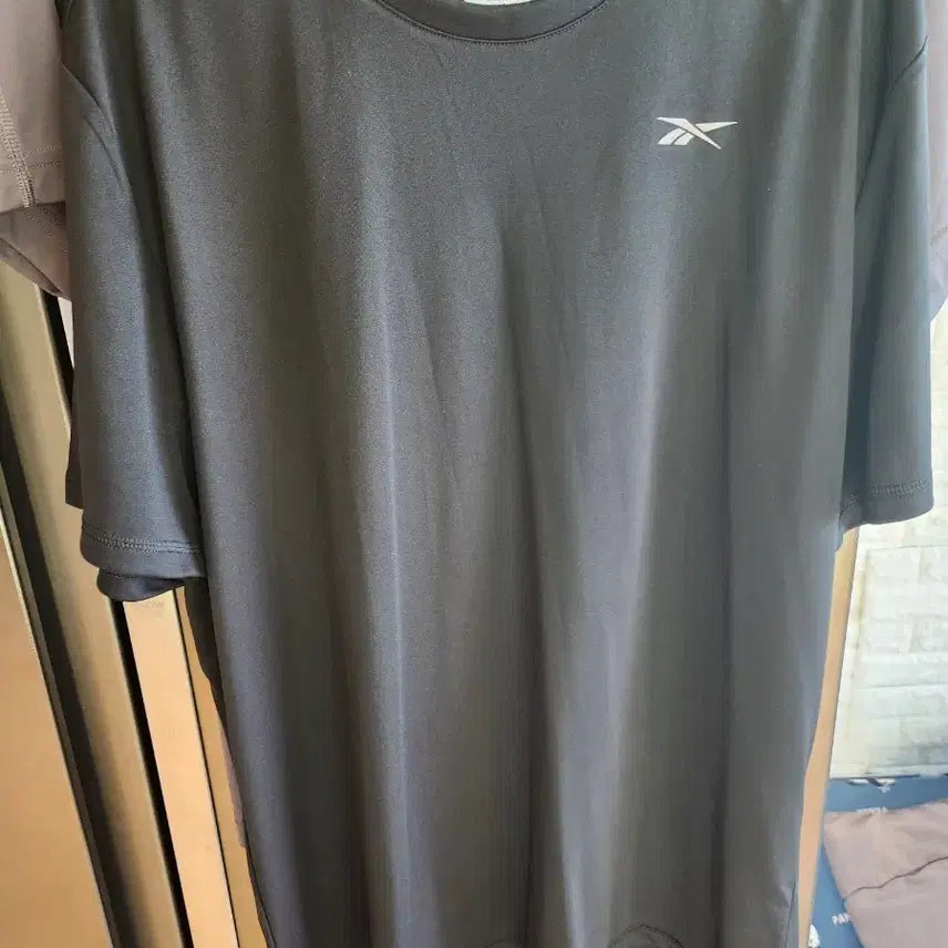 [BUNJANG] Reebok Functional Short-Sleeve T-Shirt / 리복 기능성 반팔티 팝니다