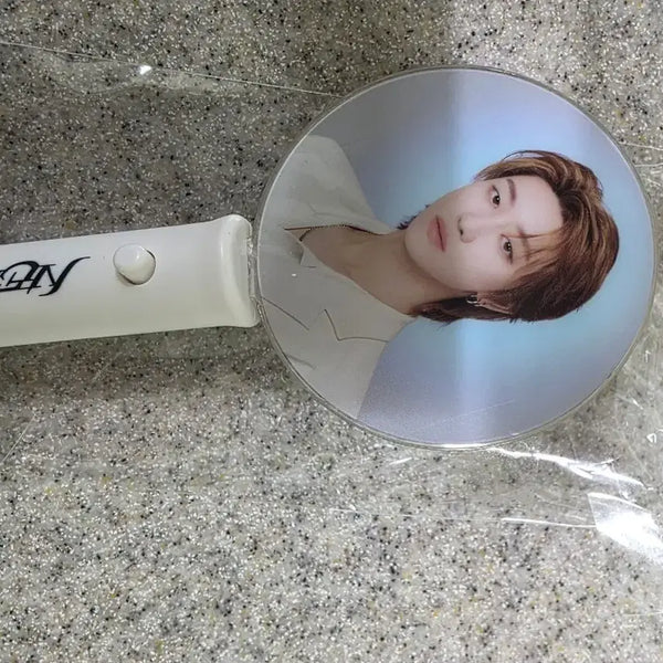 [BUNJANG] SEVENTEEN World Tour Official MD Mini Picket Light Keyring / 세븐틴 월드투어 공식 MD인 '미니 피켓 라이트 키링