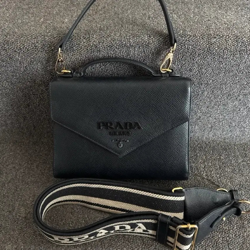 [BUNJANG] Prada Monochrome Saffiano Top Handle Crossbody Bag / 프라다 모노크롬 사피아노 탑핸들 크로스백