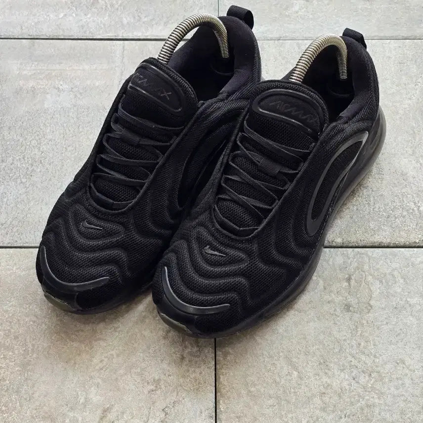 [BUNJANG] Nike Air Max 720 Triple Black Sneakers / (260)나이키 에어맥스 720 블랙 스니커즈