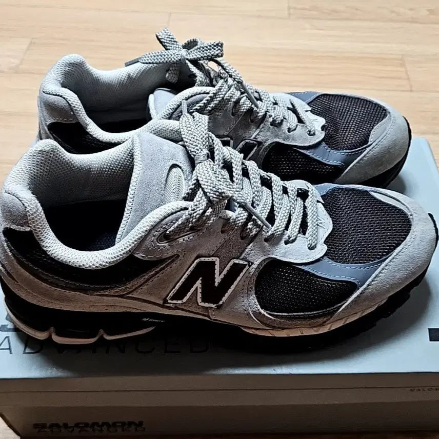 [BUNJANG] New Balance 2002R Grey Men's Sneakers / 뉴발란스 2002R 그레이 남성 신발