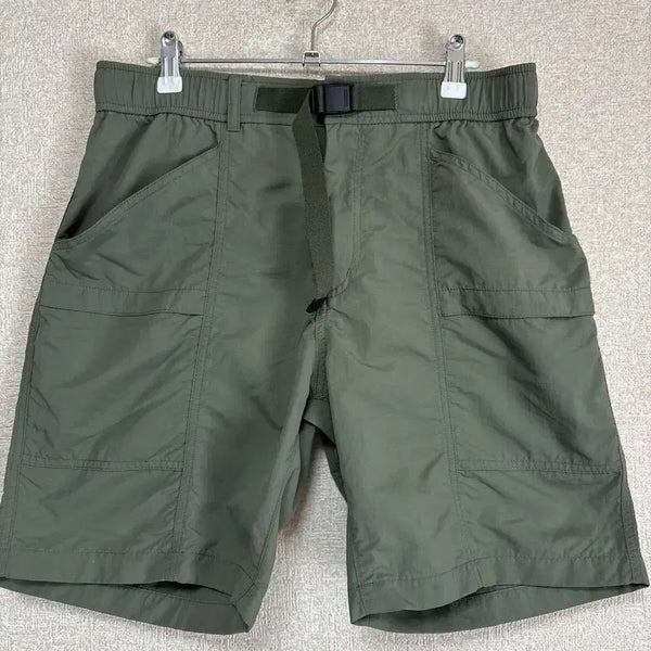 [BUNJANG] Uniqlo Nylon Gear Shorts Khaki L / 유니클로 나일론 기어 쇼츠 L 미사용