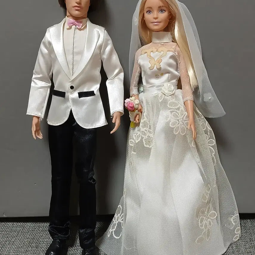 [BUNJANG] Ken & Barbie Dolls (Discontinued) / (택포)단종된귀한 켄&바비인형