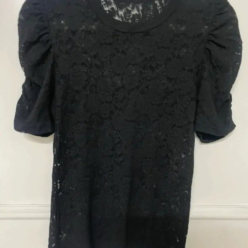 [BUNJANG] Black Lace Puff Sleeve T-shirt / 블랙 레이스 퍼프 소매 티셔츠