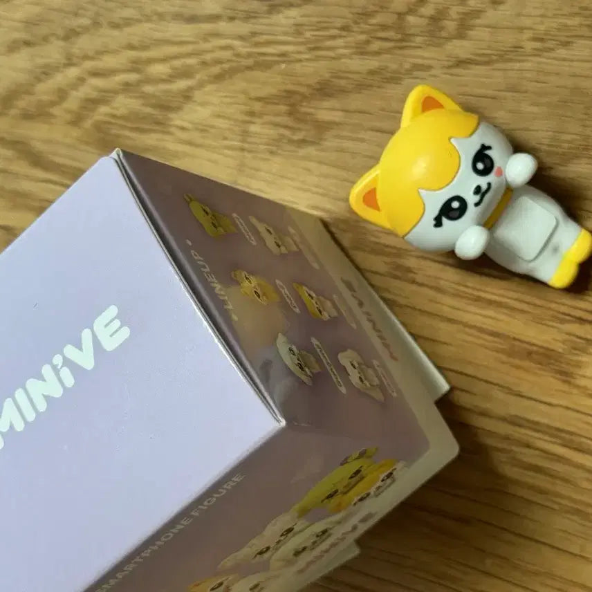 [BUNJANG] IVE MiniBricks Liz Smartphone Figure / 아이브 팝업 미니브 스마트폰 피규어 리즈