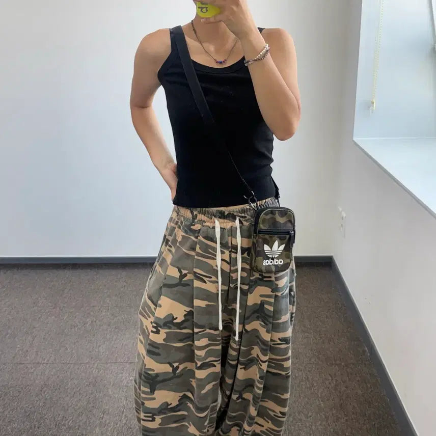 [BUNJANG] Adidas Big Fire Logo Camo Small Crossbody Bag / Adidas 아디다스 빅 파이어로고 카모 스몰 크로스백