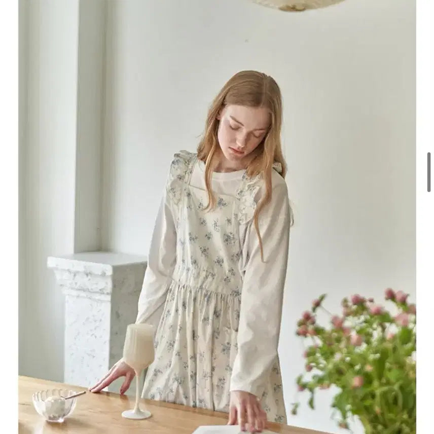 [BUNJANG] Decoview Flower Pattern Frill Apron / 데코뷰 플라워 패턴 프릴 에이프런 앞치마