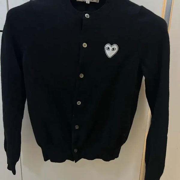 [BUNJANG] Comme des Garçons Women's White Heart Emblem Cardigan / 꼼데가르송 여성 화이트와펜가디건 44~55