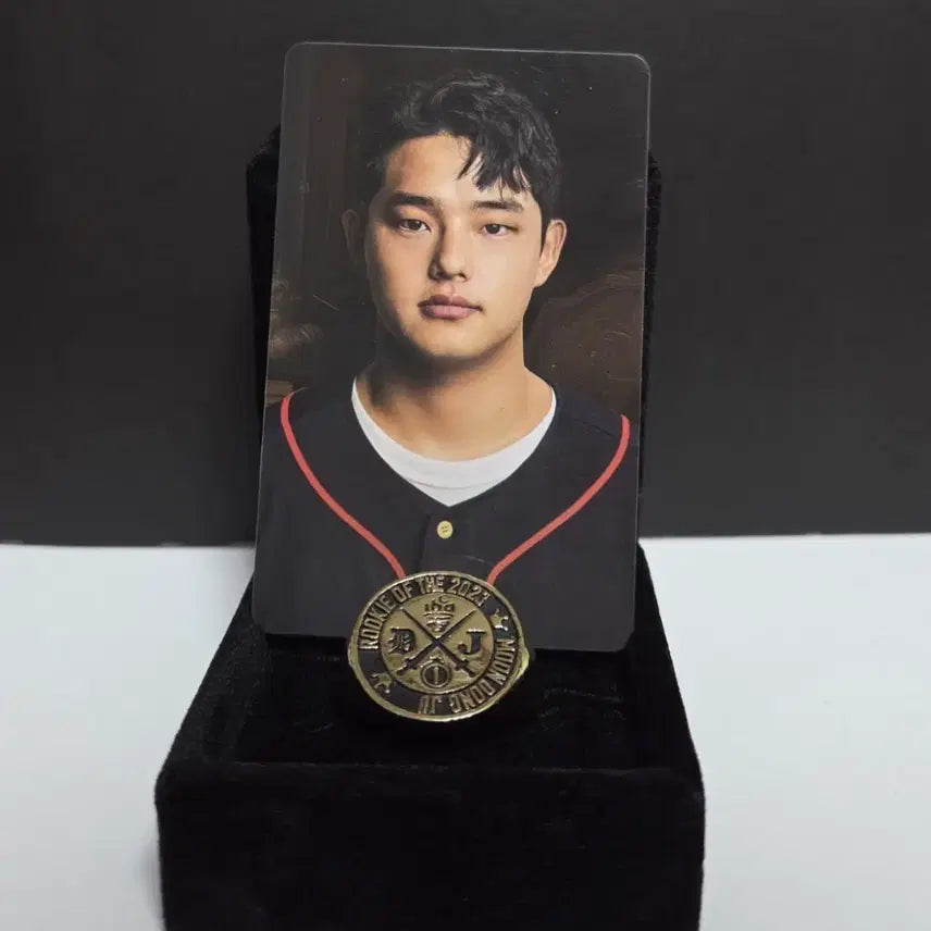 [BUNJANG] Hanwha Eagles Moon Dong-ju 2023 Rookie of the Year Ring & Photocard Set / 2023 한화이글스 문동주 신인왕 반지, 포토카드