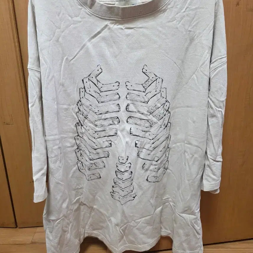 [BUNJANG] Angrun Heka T-Shirt / 앵글런 heka 반팔티