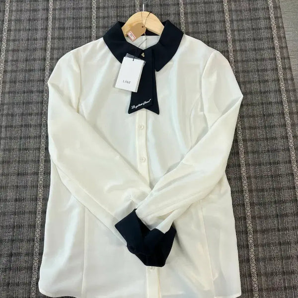 [BUNJANG] LINE Black Collar Blouse / (새상품) 라인 블랙 카라 블라우스