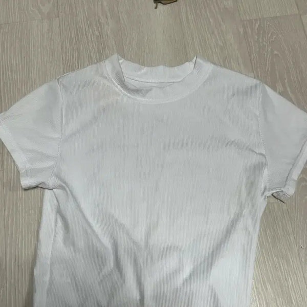 [BUNJANG] Basic Short Sleeve T-Shirt (White/Black) / 흰색 or 검정 반팔 / 교신가능