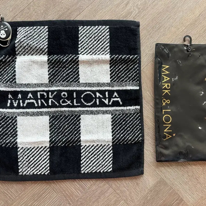 [BUNJANG] Mark &ロナ Authentic Golf Ball Towel / 마크앤로나 정품 골프 볼타월