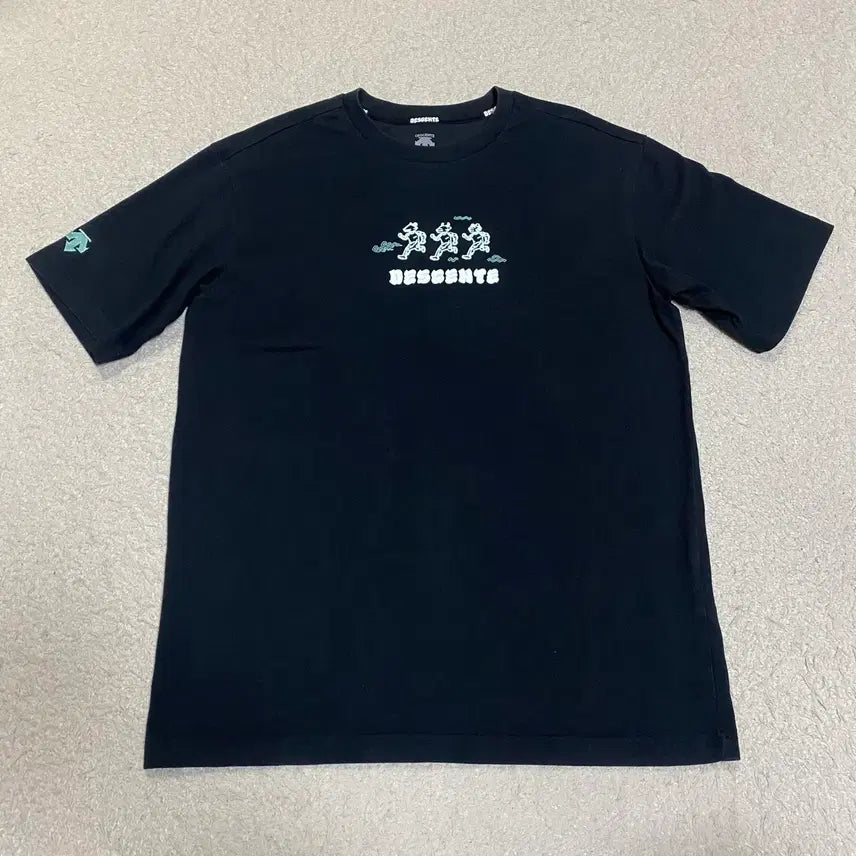 [BUNJANG] Descente Black T-Shirt Size 90 / 데상트 반팔티 블랙 90