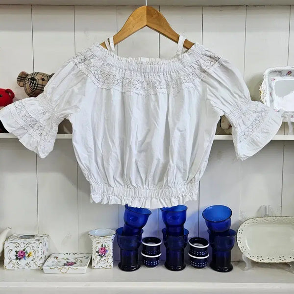 [BUNJANG] Lace Off-Shoulder Crop Blouse / 레이스 오프숄더 크롭 블라우스