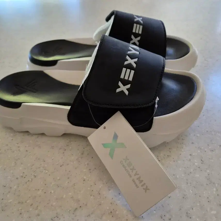 [BUNJANG] X-Slide Sandals (Half Black, 250) by Xexymix / 새상품)X-슬라이드 샌들(하프블랙,250)(젝시믹스)(40%할인)