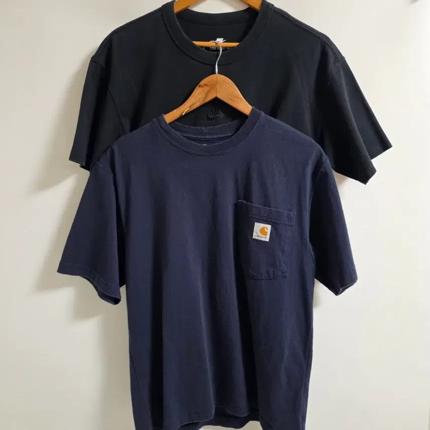 [BUNJANG] Nike Center Logo T-Shirt (M) + Carhartt Pocket T-Shirt (S) Bundle Set / [일괄/묶음] 나이키 센터로고 반팔티 (M) + 칼하트 포켓 반팔티 (S) 일괄 판매