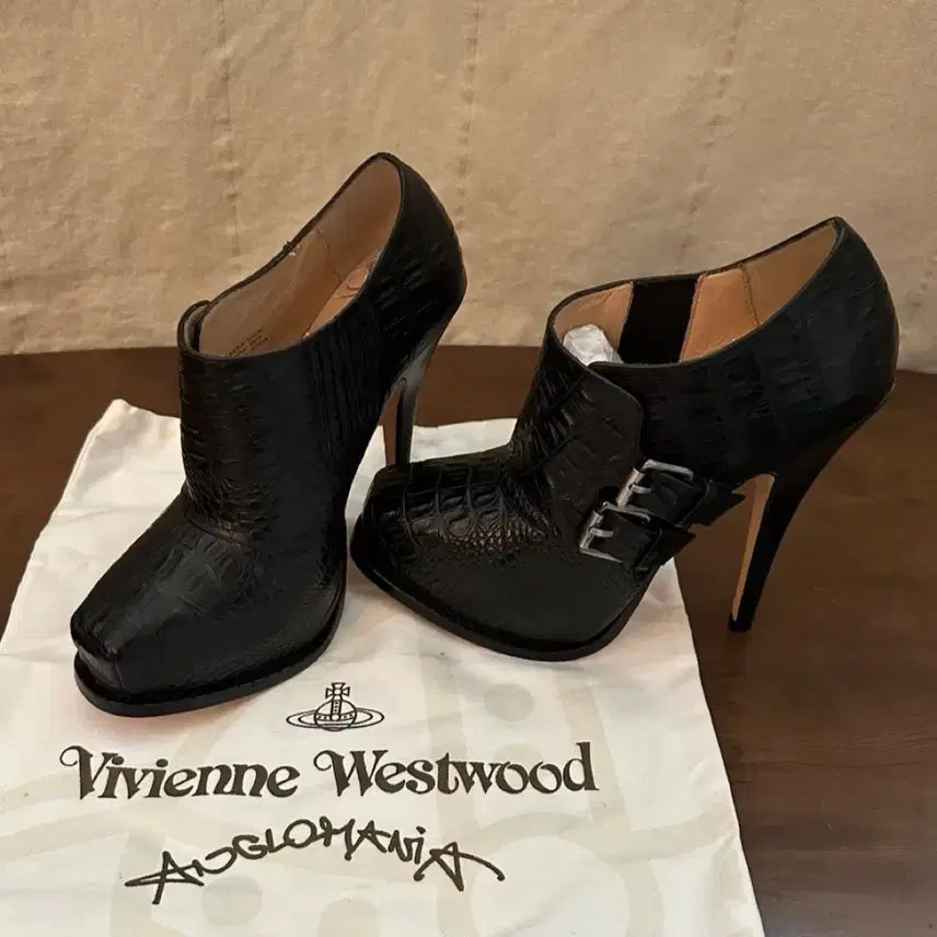 [BUNJANG] Vivienne Westwood Anglomania Black Leather Ankle Boots / 비비안웨스트우드 앵글로매니아 블랙 가죽 앵클 부츠힐 230