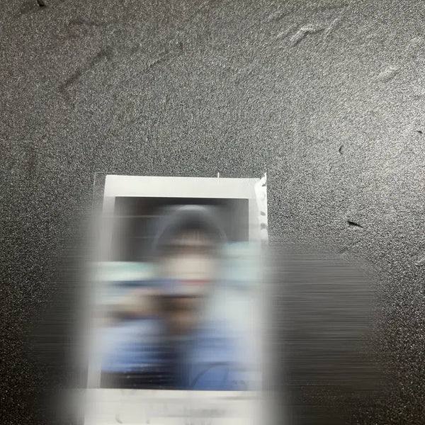 [BUNJANG] QWER Training Wear Signed Polaroid / QWER 트레이닝복 락케이션 싸폴 싸인폴라로이드 판매