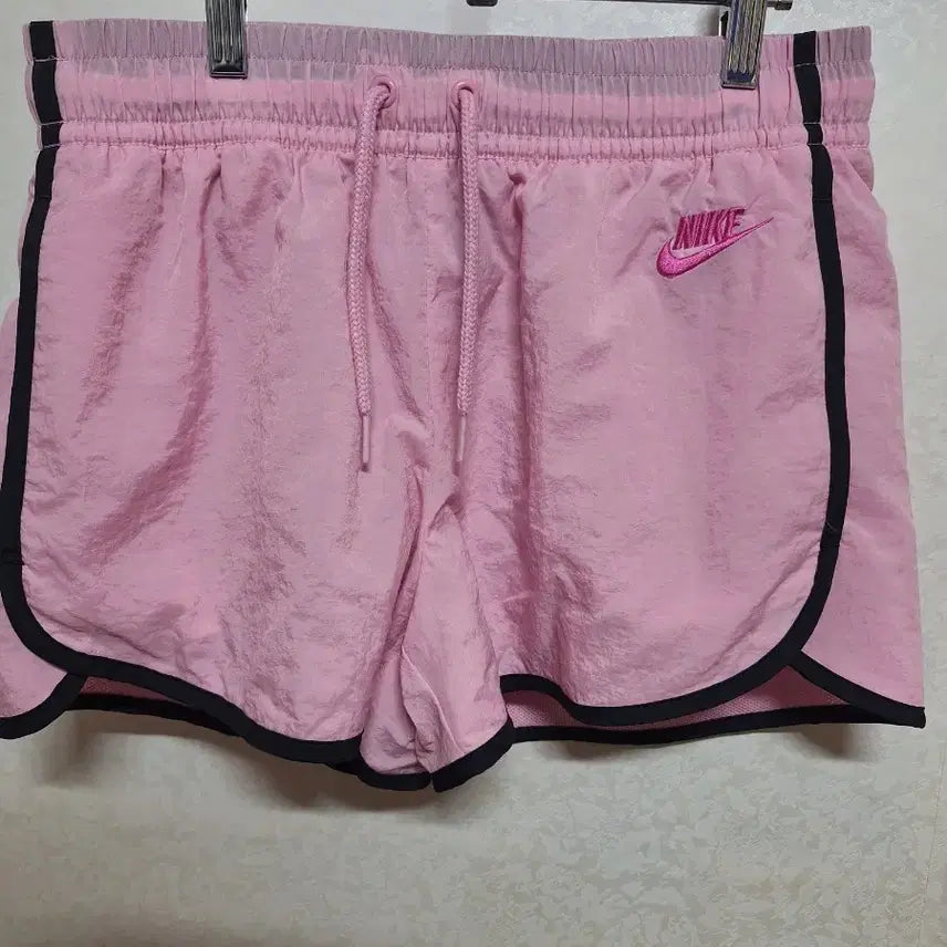 [BUNJANG] Nike Women's Heritage Woven Shorts / 나이키 여성 헤리티지 우븐 쇼츠