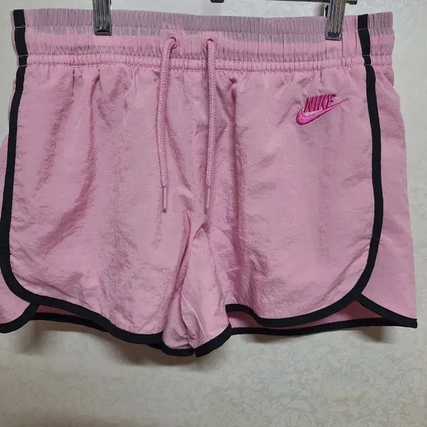 [BUNJANG] Nike Women's Heritage Woven Shorts / 나이키 여성 헤리티지 우븐 쇼츠