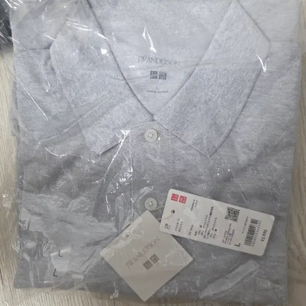 [BUNJANG] JW Anderson x Uniqlo Dry Pique Polo Shirt (L) / [L] JW앤더슨 유니클로 반팔 카라티 그레이 L 드라이피케폴로셔츠 새상품 일본택