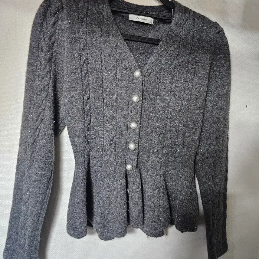[BUNJANG] Jigott Pearl Button Peplum Knit Cardigan / 지고트 가디건