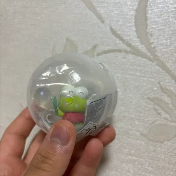 [BUNJANG] Sanrio Keroppi Figure Capsule Toy / 산리오 캐릭터 케로피 피규어
