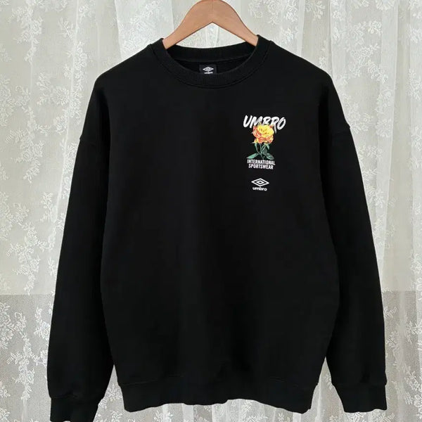 [BUNJANG] Umbro Rose Graffiti Sweatshirt Black / S) 엄브로 로즈 그래피티 맨투맨 블랙